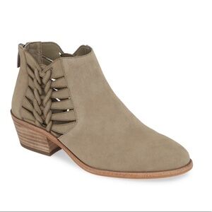 Vince Camuto Prestetta Braided Leather Ankle Boots Size 7.5 NEW in Box